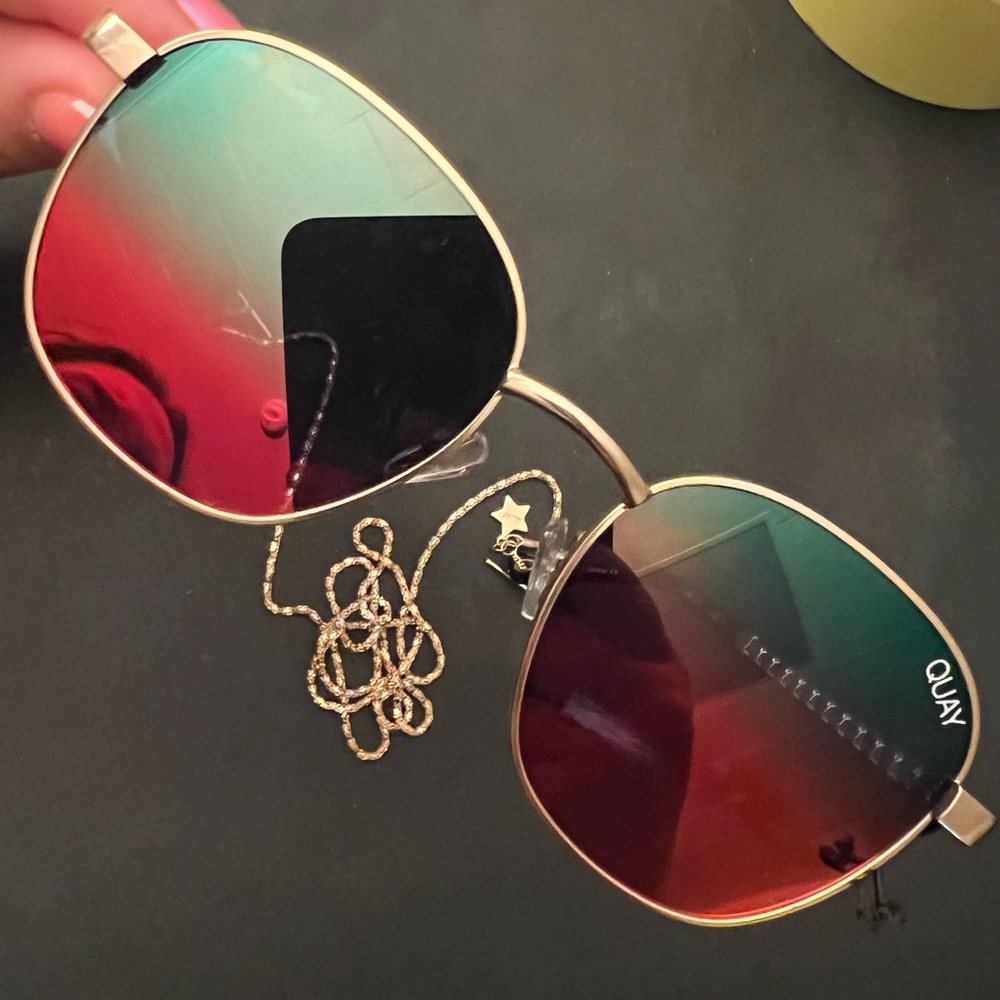 SOLD - QUAY SUNGLASSES *NEW W/ TAGS & CASE*